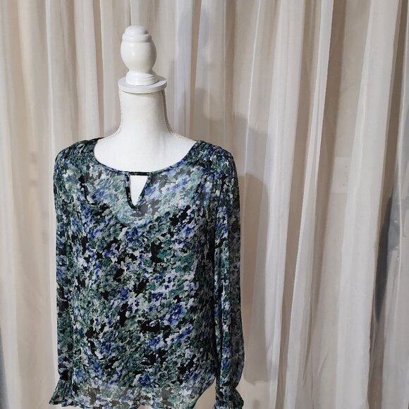 NWT- Flower- Patterned Keyhole Semi-Sheer Shirt with Cami - Picture 1 of 6